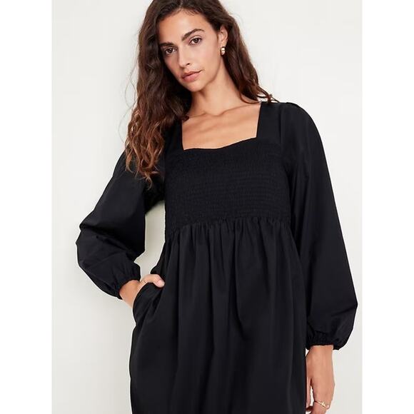 Old Navy NWOT Women's Black Smocked Textured Mini Dress Size M - Picture 1 of 6